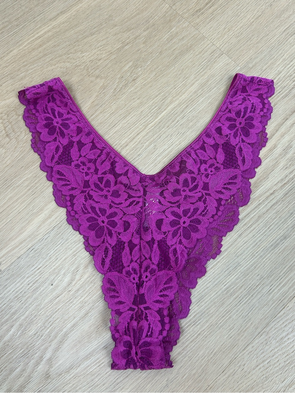 2003 Y2K Vintage Victoria’s Secret High Leg Cut Lace Thong Panty M